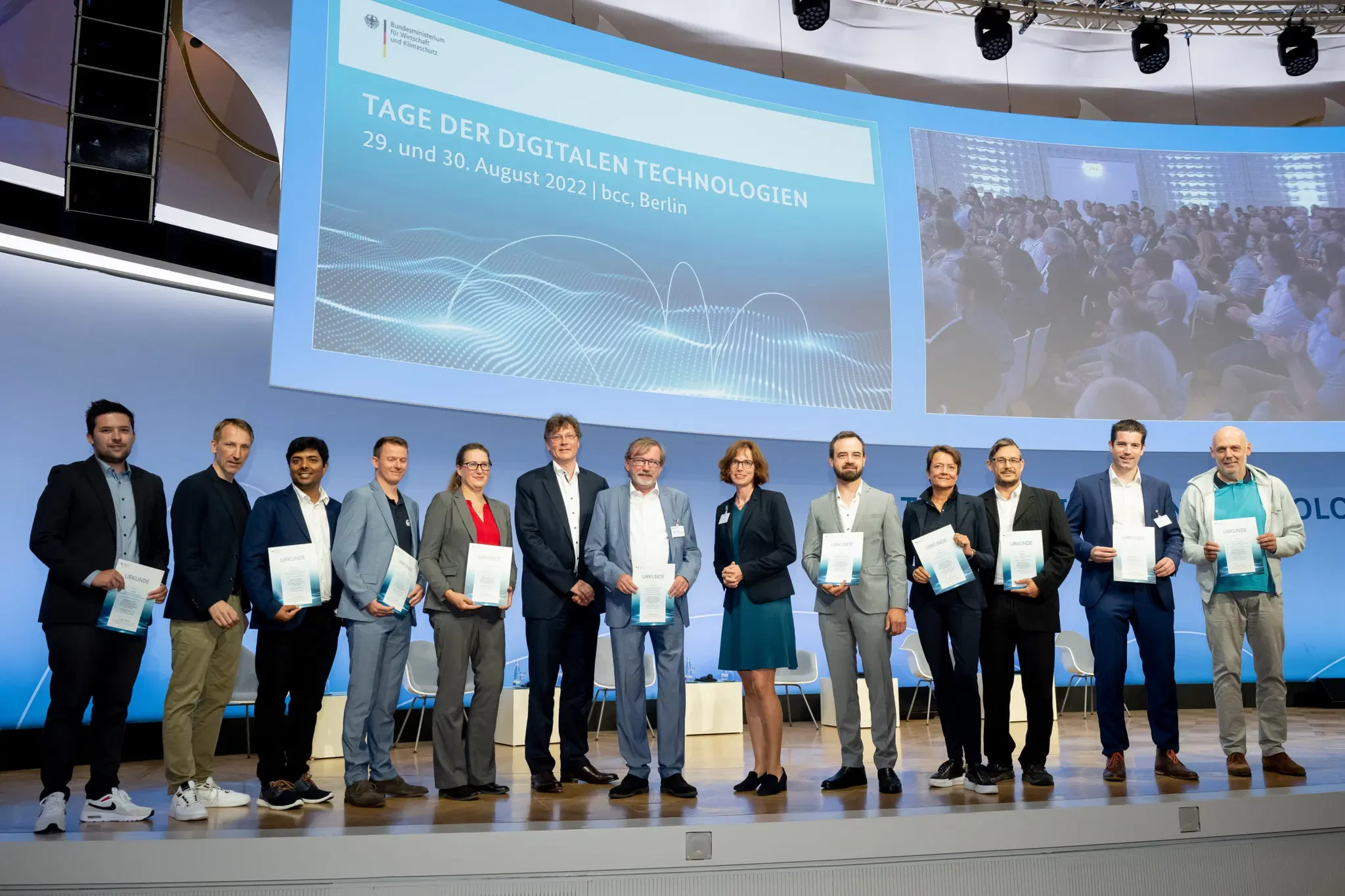 Gruppenfoto beim Tag der digitalen Technologien vom Bundesministerium für Wirtschaft und Klimaschutz.