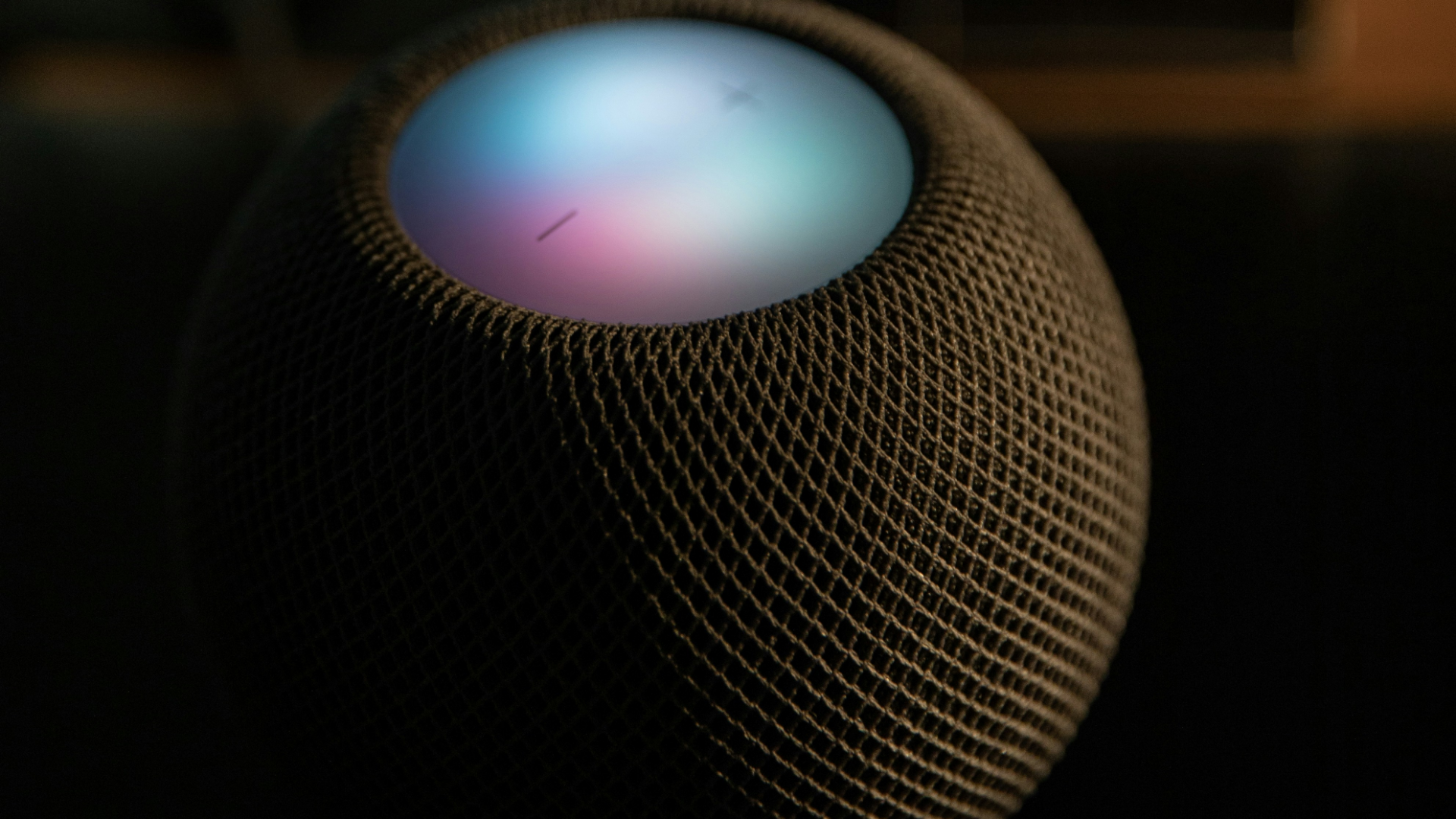 Schwarzer Apple HomePod in Nahaufnahme