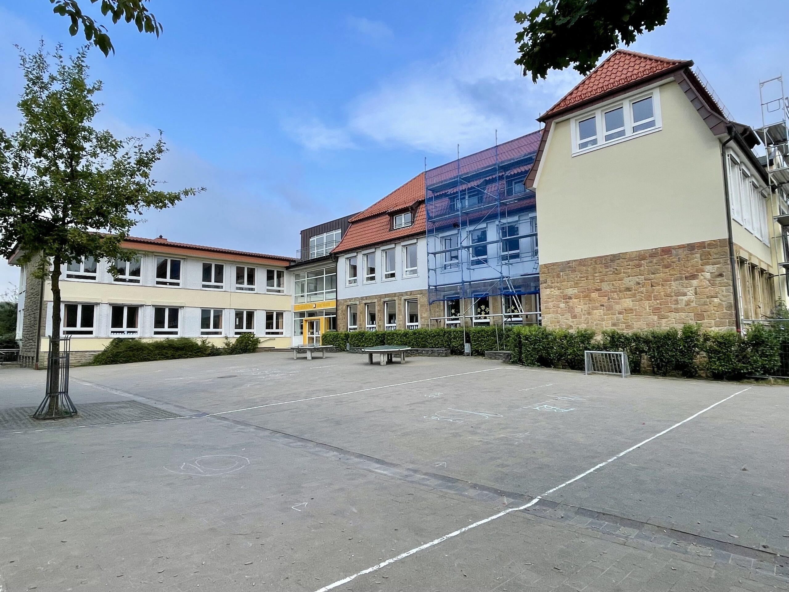 Außenansicht der Grundschule St. Martin in Hagen a.T.W.